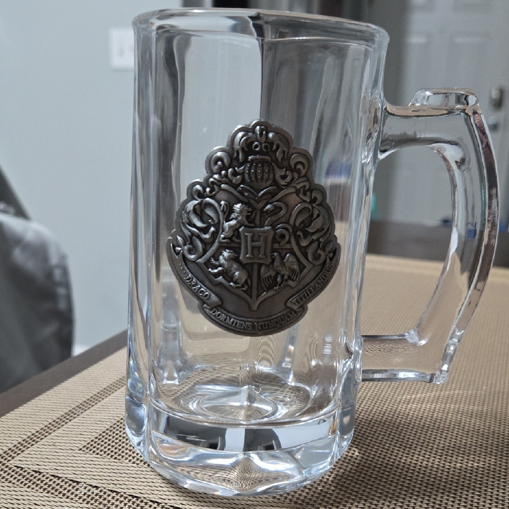 Harry Potter Hogwarts Crest Glass Mug 2/$20